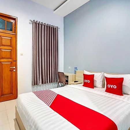 Oyo 90891 Parang Kusumo Residence Krembangan Eksteriør bilde