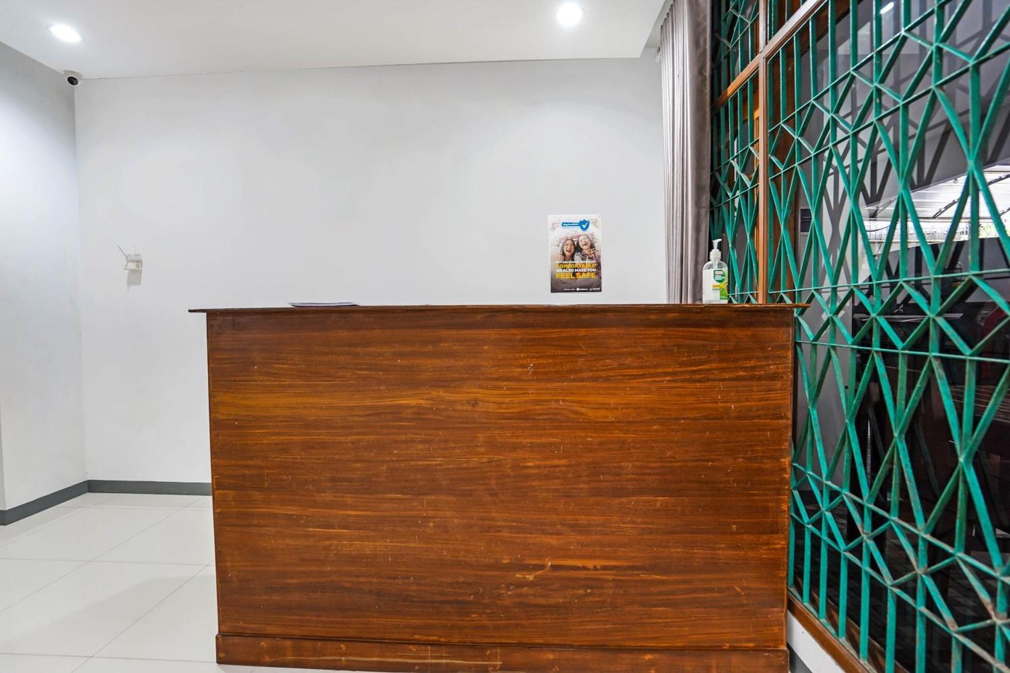 Oyo 90891 Parang Kusumo Residence Krembangan Eksteriør bilde