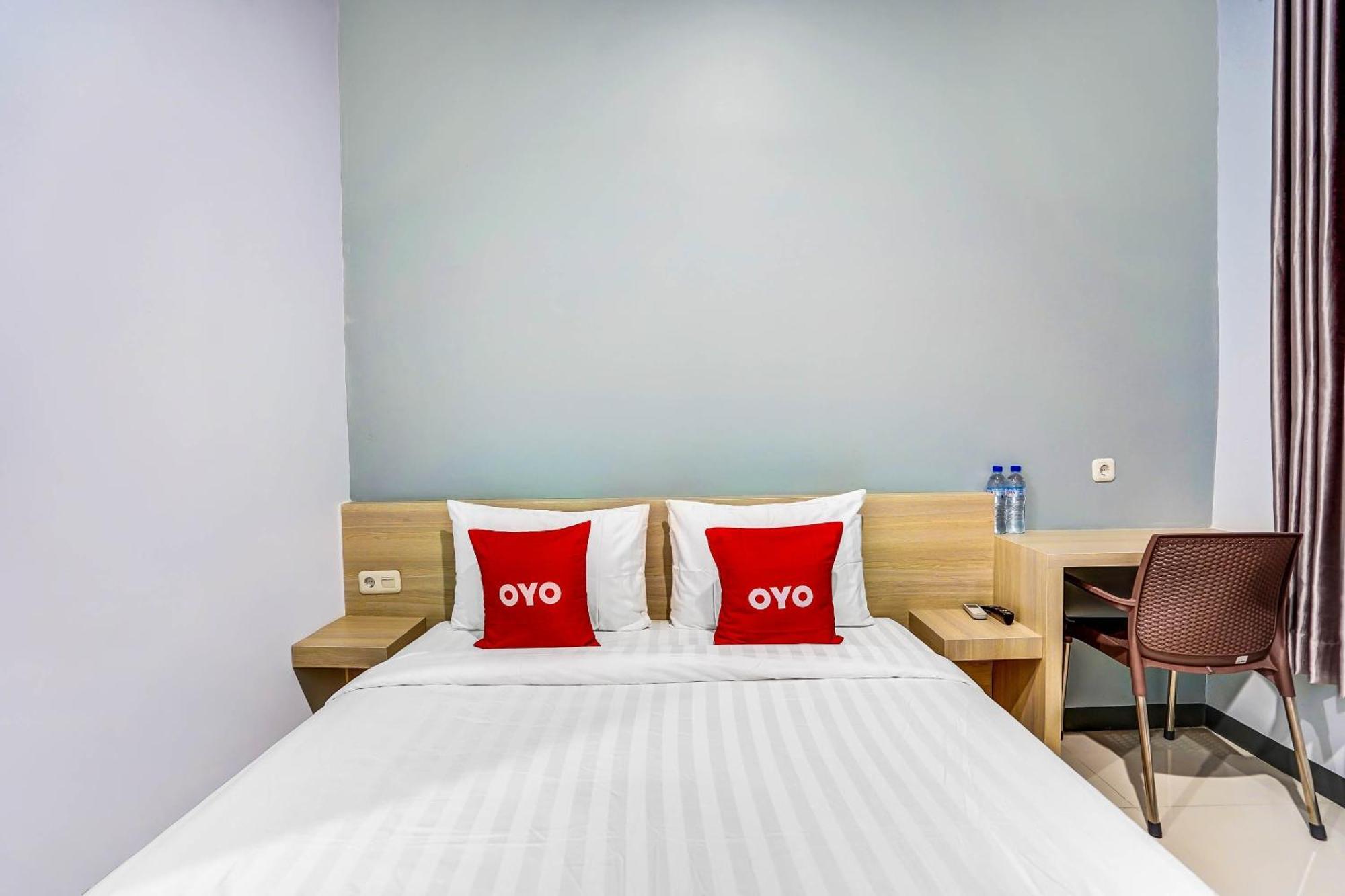 Oyo 90891 Parang Kusumo Residence Krembangan Eksteriør bilde