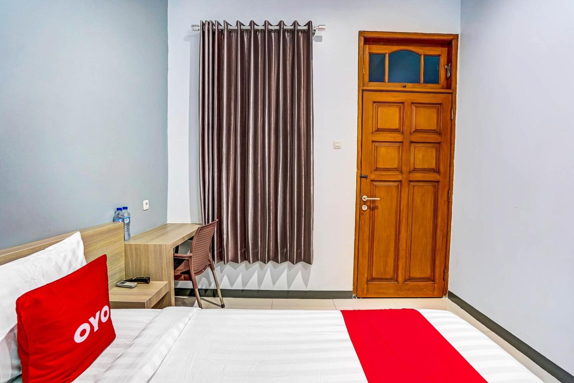 Oyo 90891 Parang Kusumo Residence Krembangan Eksteriør bilde