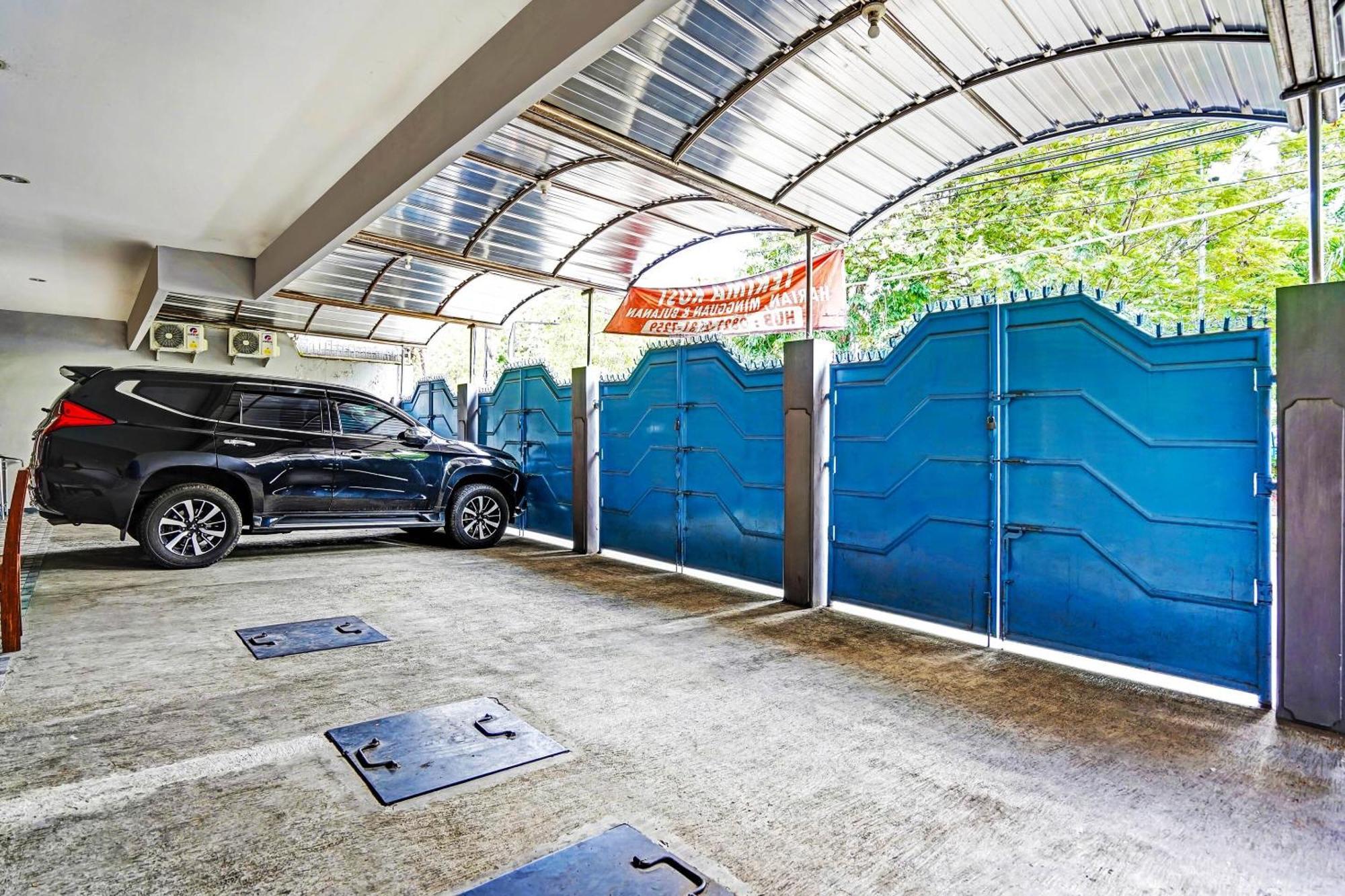 Oyo 90891 Parang Kusumo Residence Krembangan Eksteriør bilde