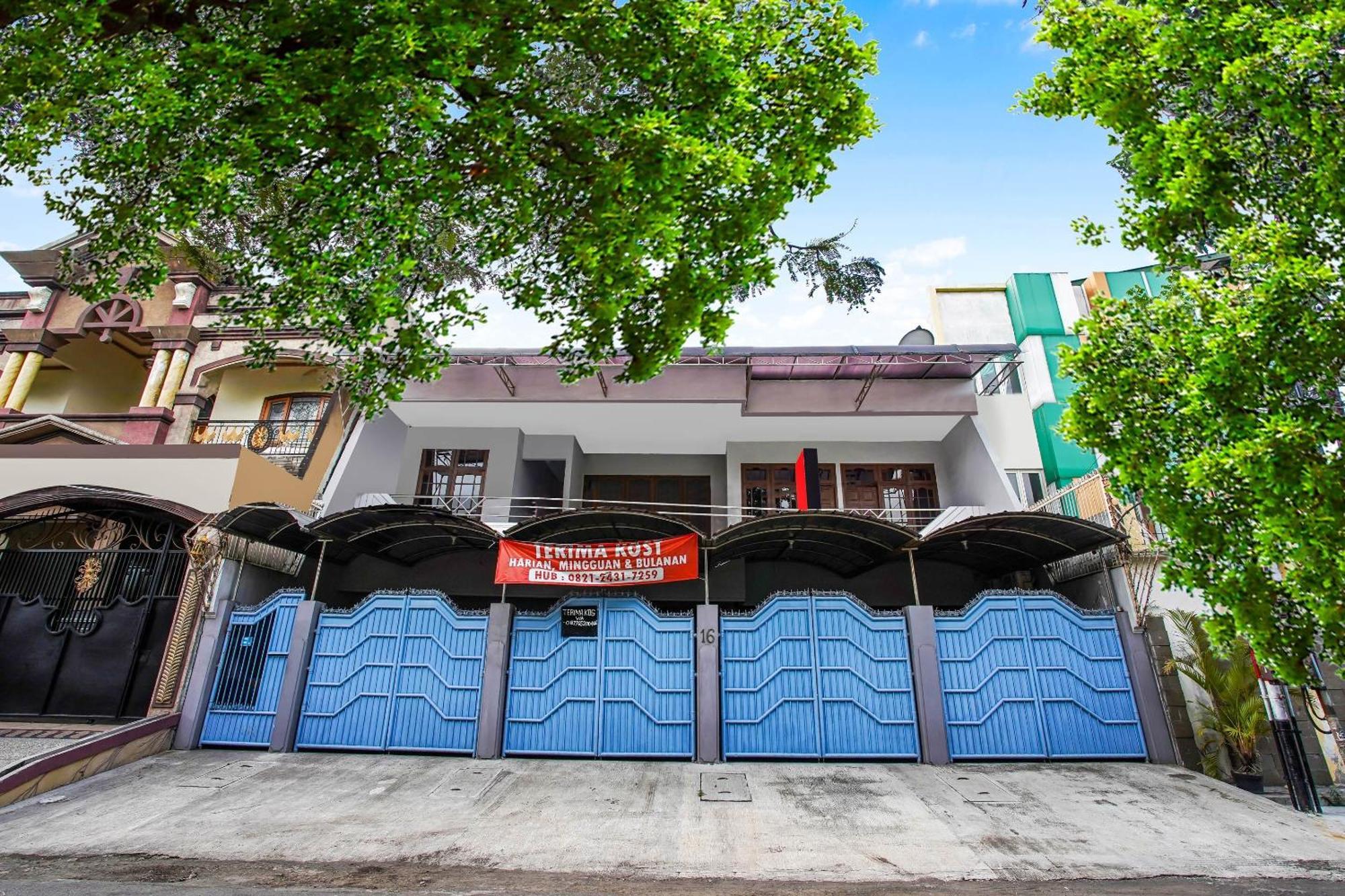 Oyo 90891 Parang Kusumo Residence Krembangan Eksteriør bilde