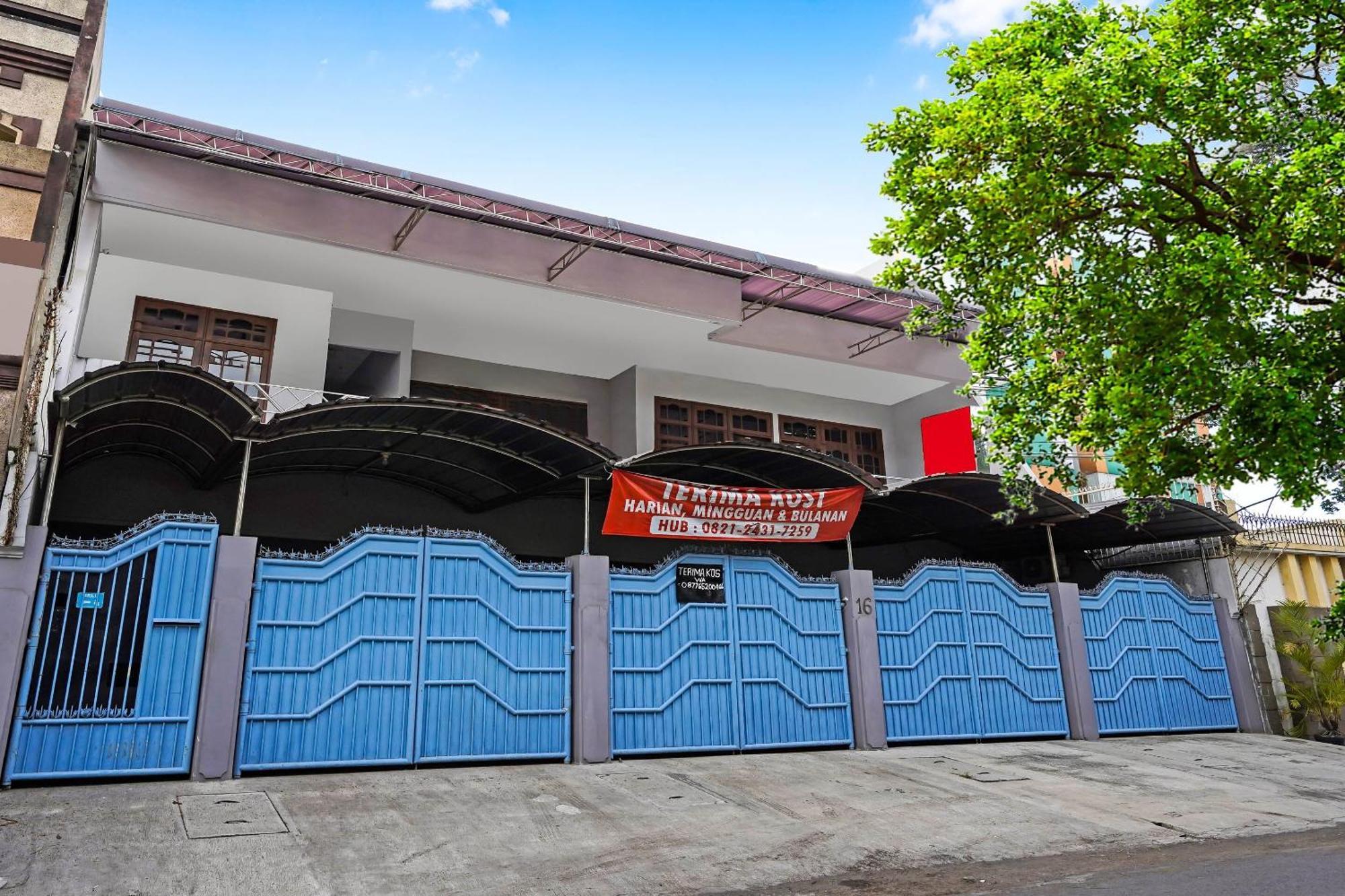 Oyo 90891 Parang Kusumo Residence Krembangan Eksteriør bilde