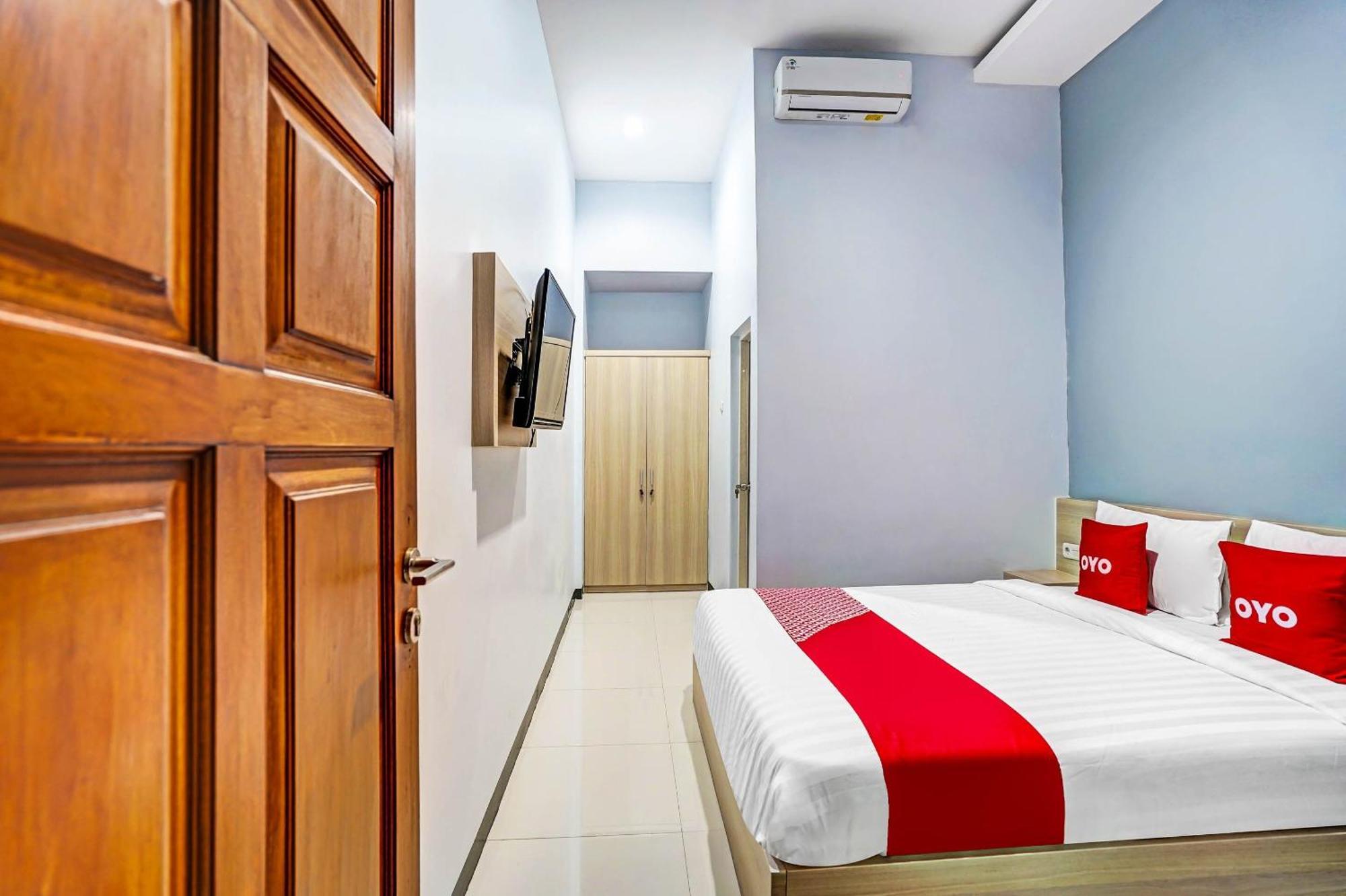 Oyo 90891 Parang Kusumo Residence Krembangan Eksteriør bilde